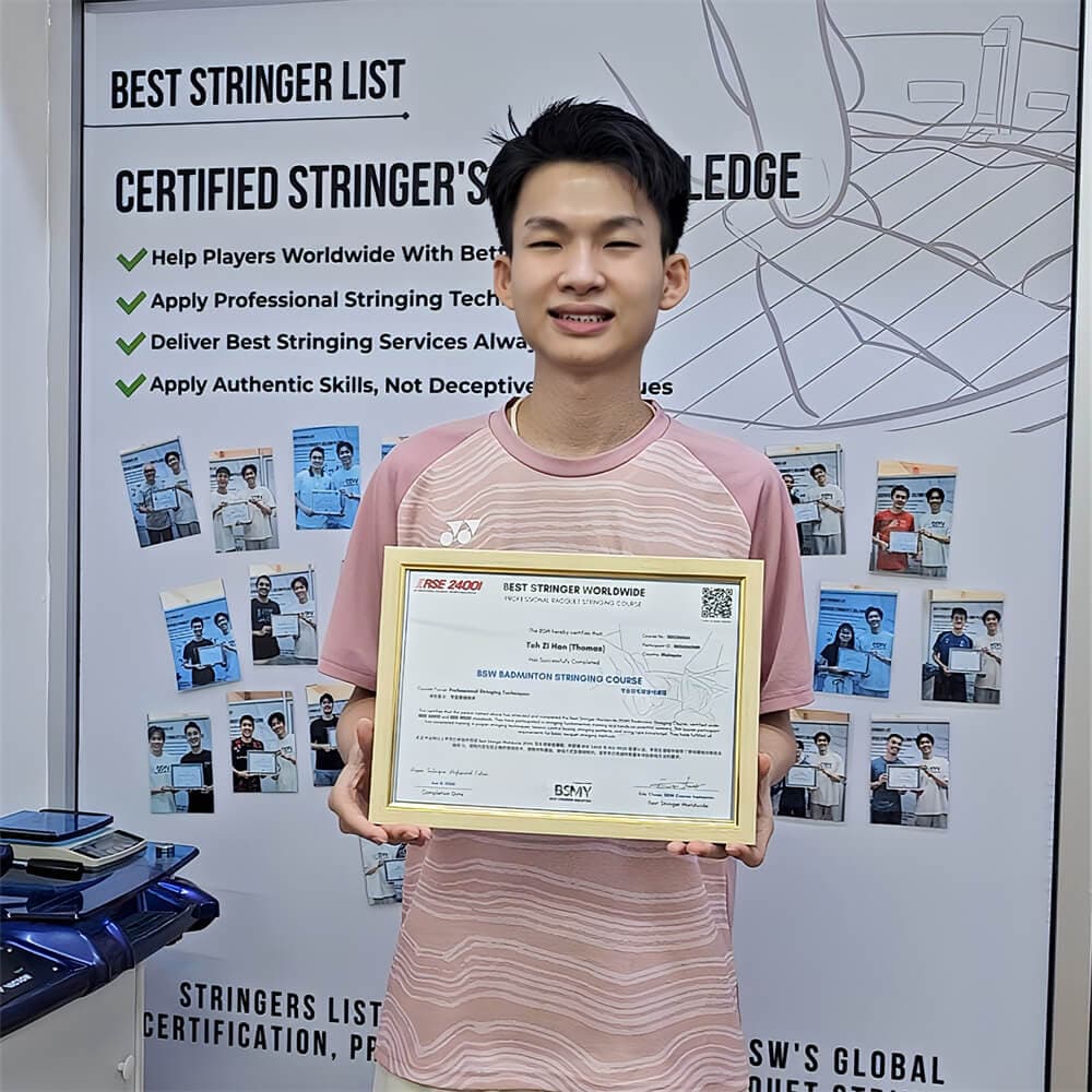 Teh Zi Han presenting his Best Stringer Worldwide badminton stringing certificate